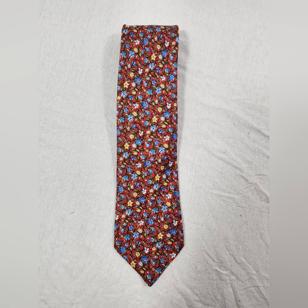 VINTAGE BENJAMIN JAMES MADE IN ENGLAND MEN"S 100% SILK TIE FLORAL RED